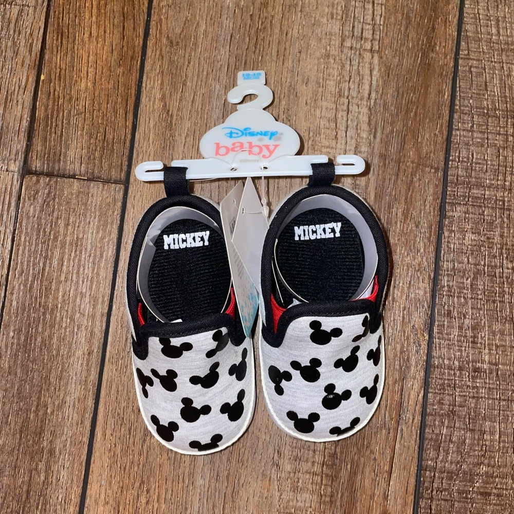 NWT Disney Baby 12-18 m. Mickey Mouse Shoes
